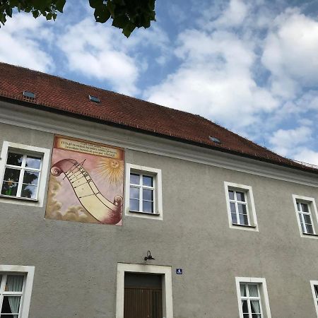 65Qm Wohnung Klosterblick Im Historischen Pfarrhaus Pielenhofen Екстер'єр фото
